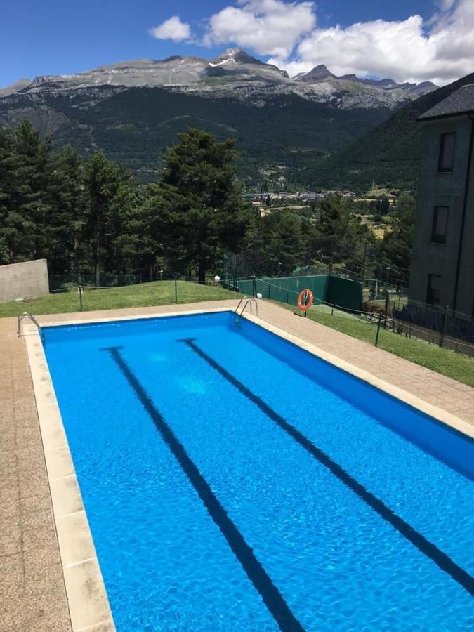 Duplex Familiar Izarraitz Apartment Villanúa Екстериор снимка